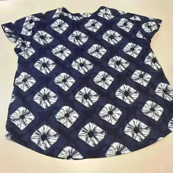 Kookaburra by Ugg Navy and white Print Tee Size 1X - Picture 5 of 5